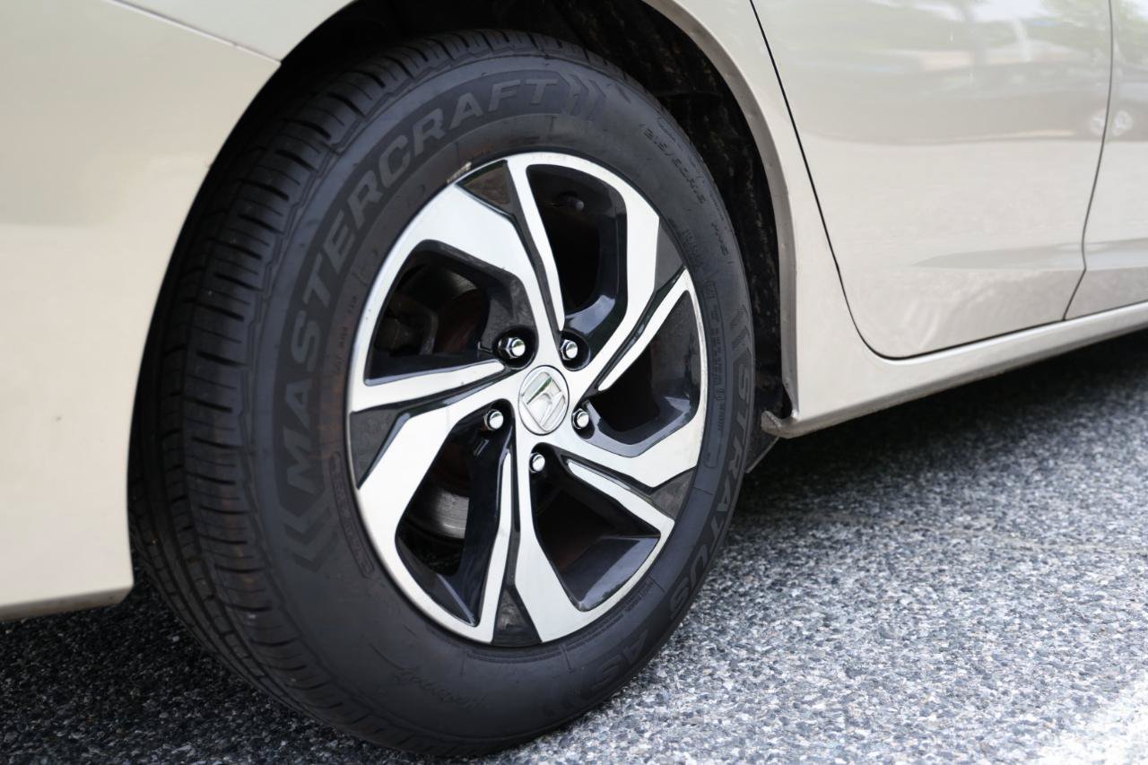 Used 2017 Honda Accord LX image 25