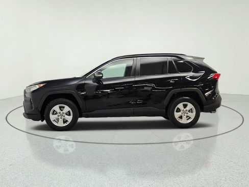 Used 2020 Toyota RAV4 XLE w/ Carpet Mat Package FWD image 8