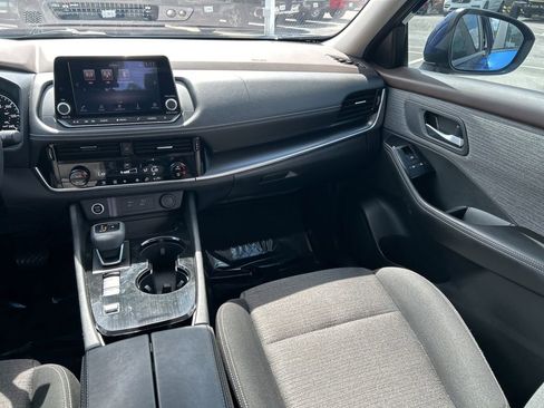 Certified 2023 Nissan Rogue SV FWD image 13