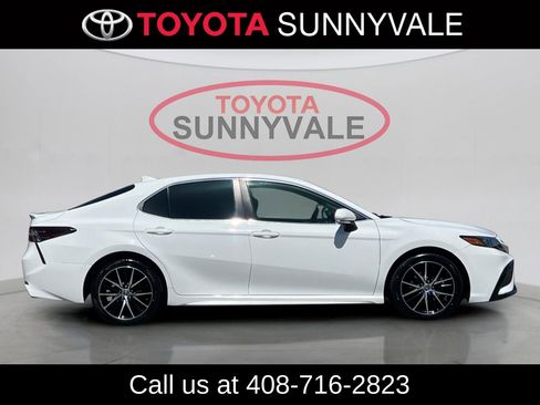 Used 2022 Toyota Camry SE FWD image 10
