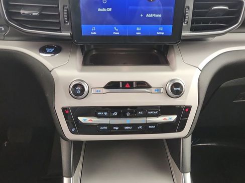 Certified 2024 Ford Explorer XLT w/ Equipment Group 202A AWD/4WD image 17