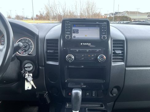 Used 2015 Nissan Titan SV w/ SV Value Truck Package image 14