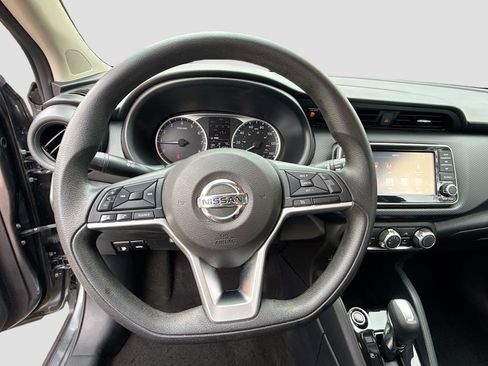 Used 2022 Nissan Kicks S FWD image 11