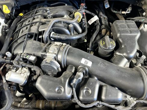 Used 2023 Jeep Grand Cherokee L Laredo image 31