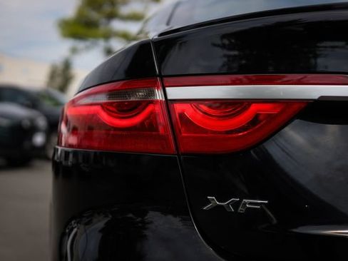 Used 2018 Jaguar XF S AWD/4WD image 12