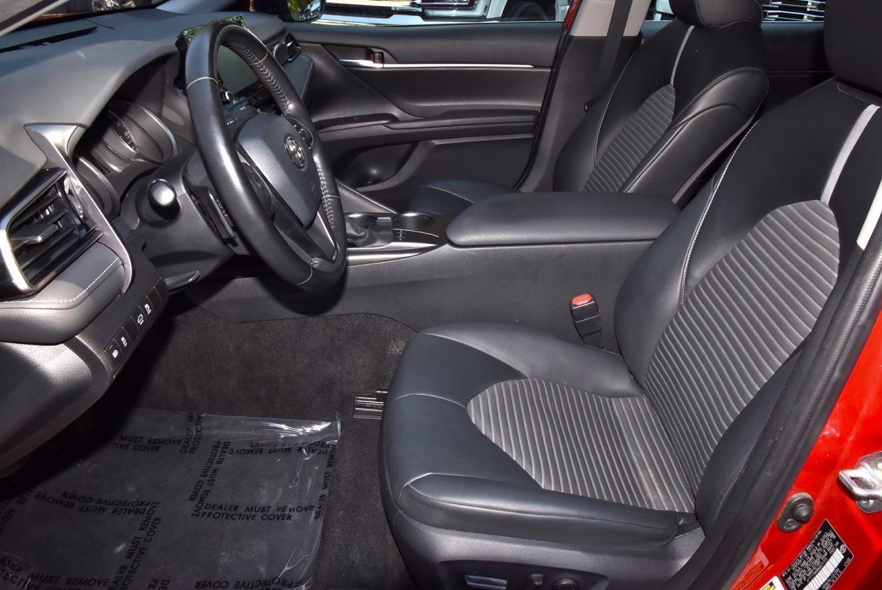 Used 2022 Toyota Camry SE w/ Convenience Package FWD image 13