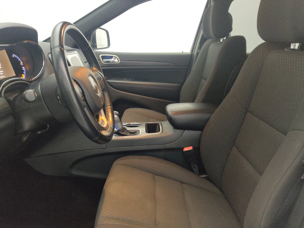 Used 2022 Jeep Grand Cherokee Laredo E w/ Security & Convenience Group RWD image 17