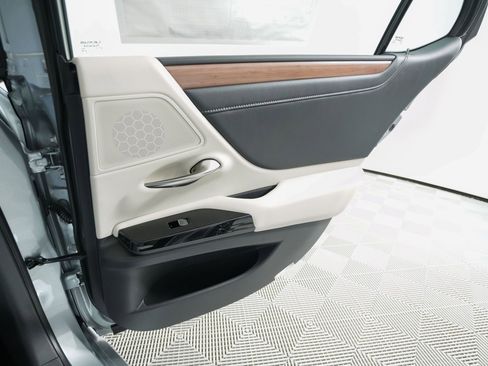 New 2025 Lexus ES 350 w/ Premium Package image 15