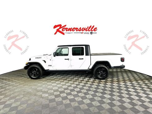 Used 2022 Jeep Gladiator Willys image 4