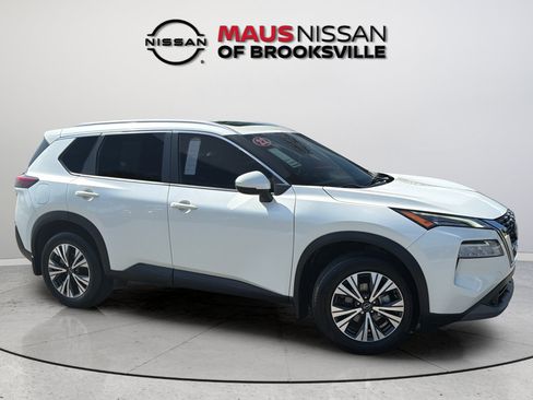 Certified 2022 Nissan Rogue SV w/ SV Premium Package AWD/4WD image 14