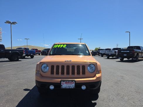Used 2016 Jeep Patriot Latitude AWD/4WD image 2
