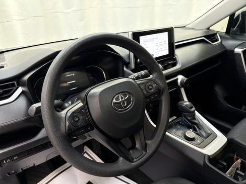Used 2024 Toyota RAV4 XLE image 24