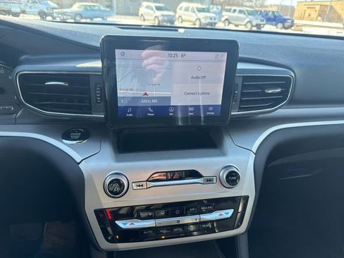 Used 2021 Ford Explorer XLT w/ Equipment Group 202A image 22