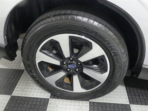 Used 2018 Subaru Forester 2.5i Premium AWD/4WD image 17