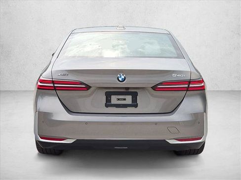 Used 2026 BMW 540i xDrive AWD/4WD image 6