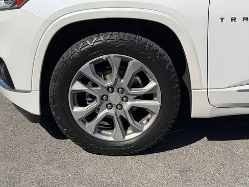 Used 2018 Chevrolet Traverse Premier w/ Driver Confidence II Package FWD image 29