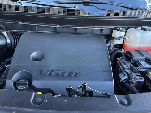 Used 2023 Chevrolet Traverse LT image 29