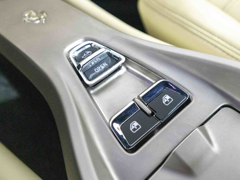 Used 2010 Ferrari California image 35