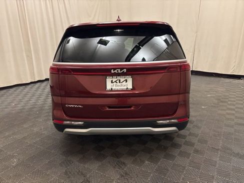 Used 2024 Kia Carnival EX FWD image 6