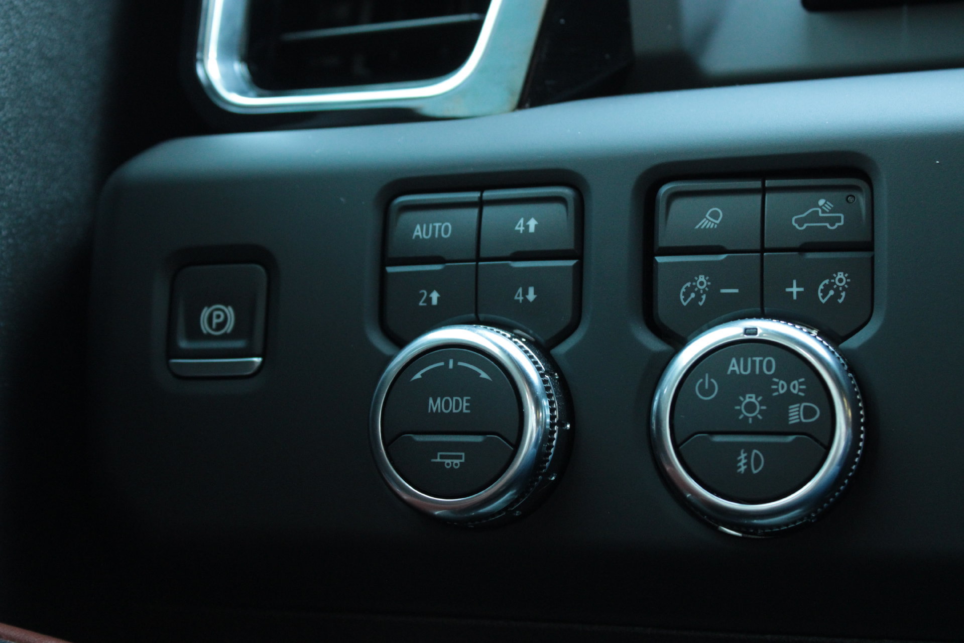 Used 2024 GMC Sierra 2500 Denali Ultimate w/ Max Trailering Package AWD/4WD image 31