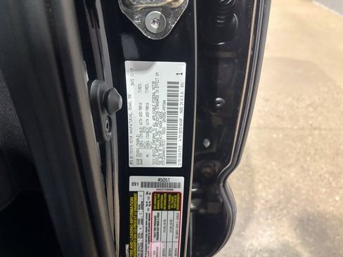 Used 2019 Toyota Tacoma TRD Off-Road image 33