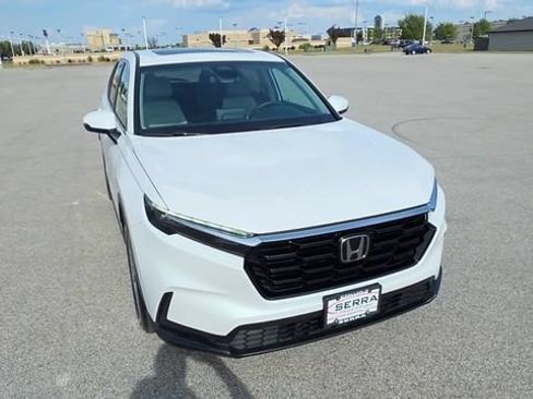 Used 2025 Honda CR-V EX image 4