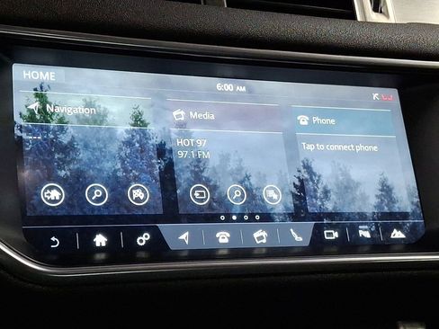 Used 2017 Land Rover Range Rover Evoque SE Premium image 13