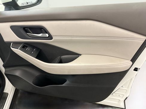 Used 2023 Nissan Rogue SL w/ SL Premium Package image 35