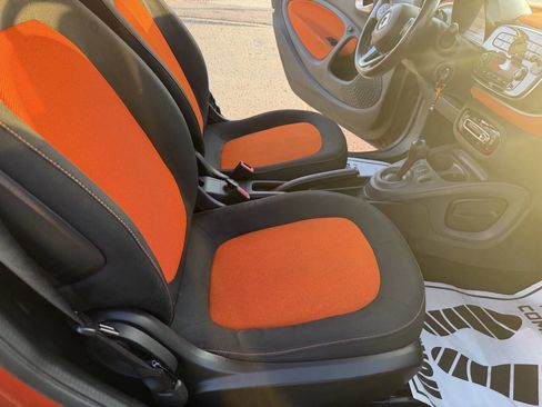 Used 2016 smart fortwo passion image 16