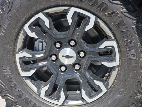New 2026 Chevrolet Silverado 1500 ZR2 AWD/4WD image 11