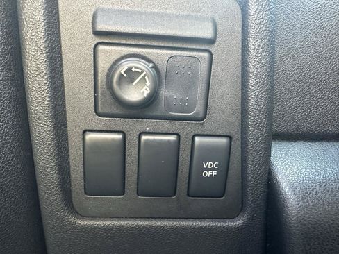 Used 2009 Nissan Rogue SL w/ Leather Pkg FWD image 12