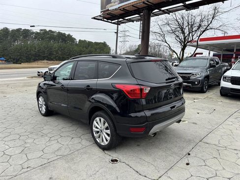 Used 2019 Ford Escape SEL image 10