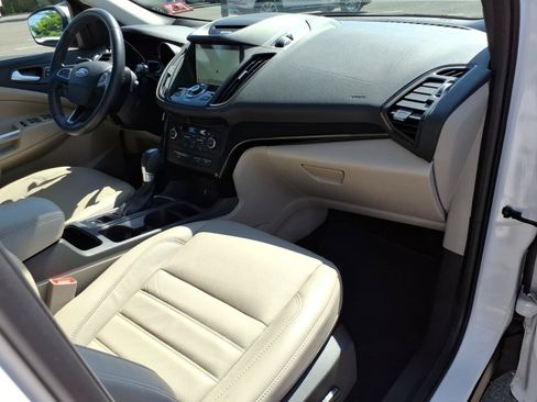 Used 2017 Ford Escape Titanium AWD/4WD image 9