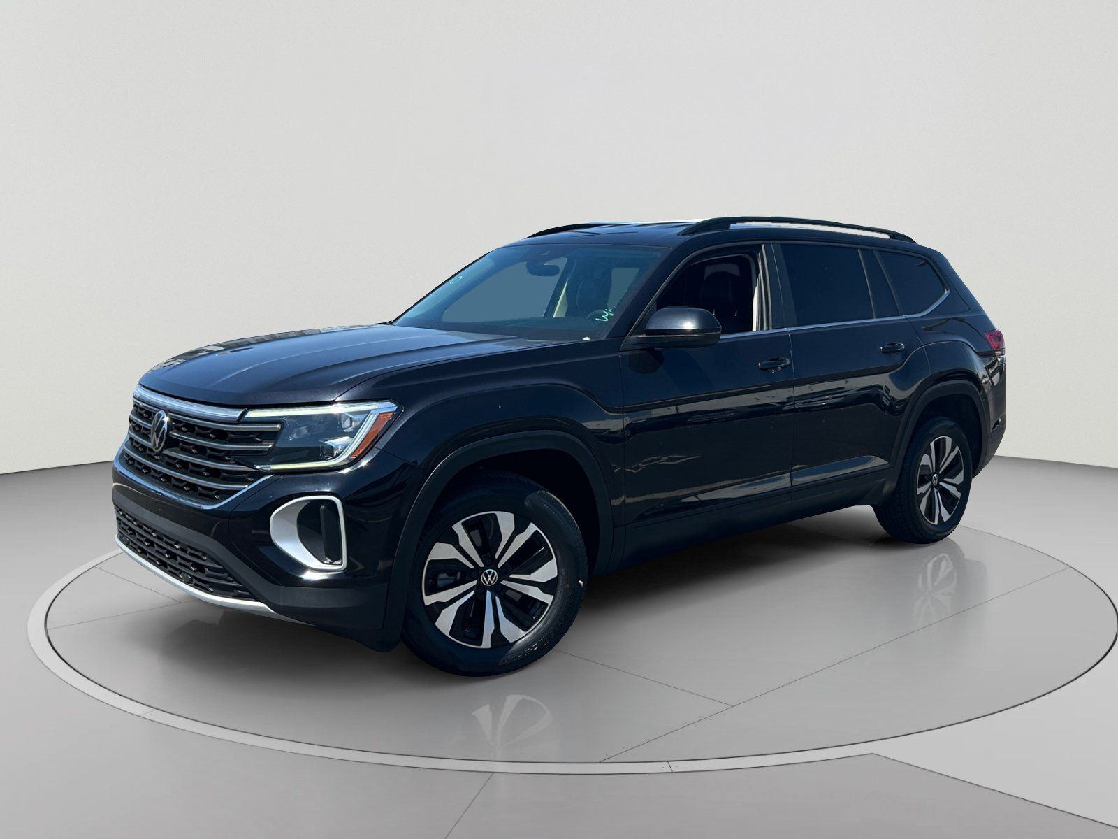 Certified 2024 Volkswagen Atlas SE AWD/4WD image 1