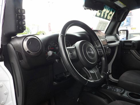 Used 2015 Jeep Wrangler Unlimited Sport w/ Quick Order Package 24S AWD/4WD image 6