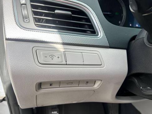 Used 2017 Hyundai Sonata SE FWD image 19
