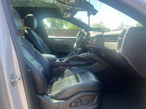 Used 2022 Porsche Cayenne Platinum Edition AWD/4WD image 15