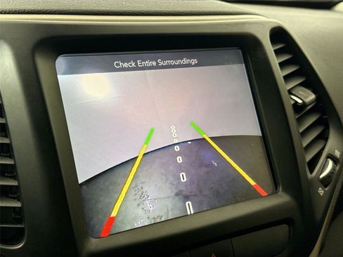 Used 2016 Jeep Cherokee Latitude image 22