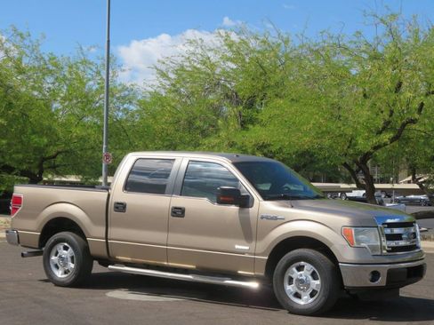 Used 2013 Ford F150 XLT w/ Mid Equipment Group image 4