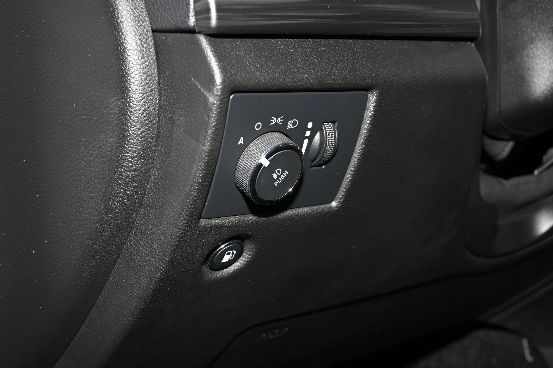 Used 2022 Jeep Grand Cherokee Laredo X AWD/4WD image 32