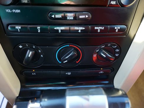 Used 2007 Ford Mustang Coupe image 21