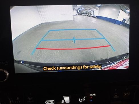 Used 2023 Toyota Highlander L image 28