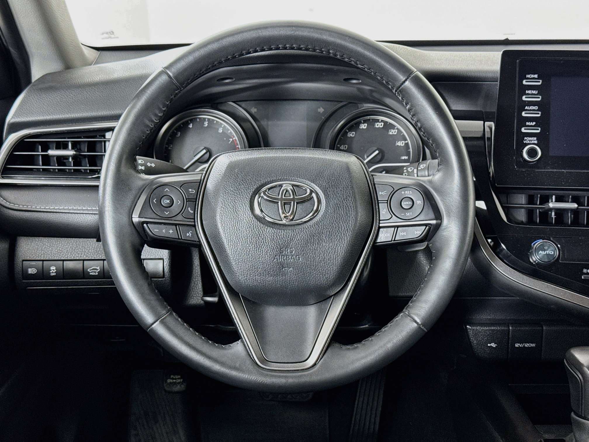 Used 2024 Toyota Camry SE FWD image 4