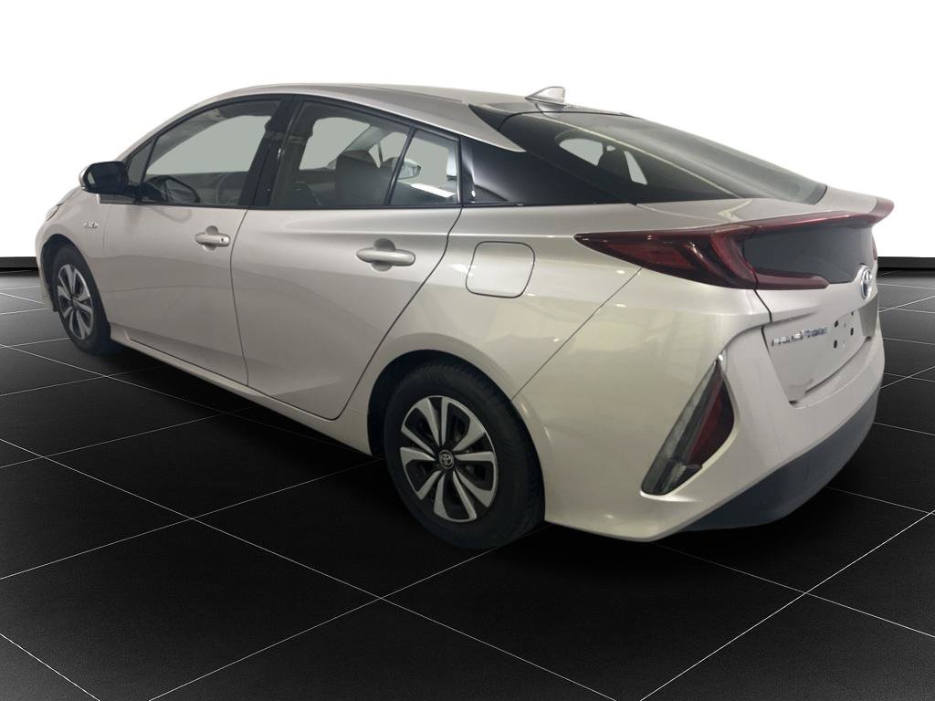Used 2019 Toyota Prius Prime Plus FWD image 3
