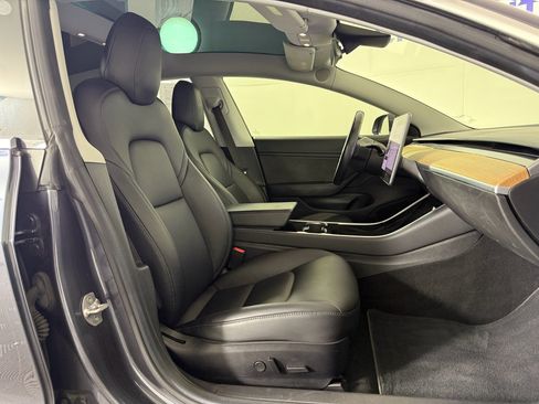Used 2018 Tesla Model 3 Long Range image 9