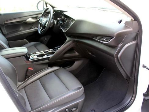 Used 2023 Buick Envision Essence image 21