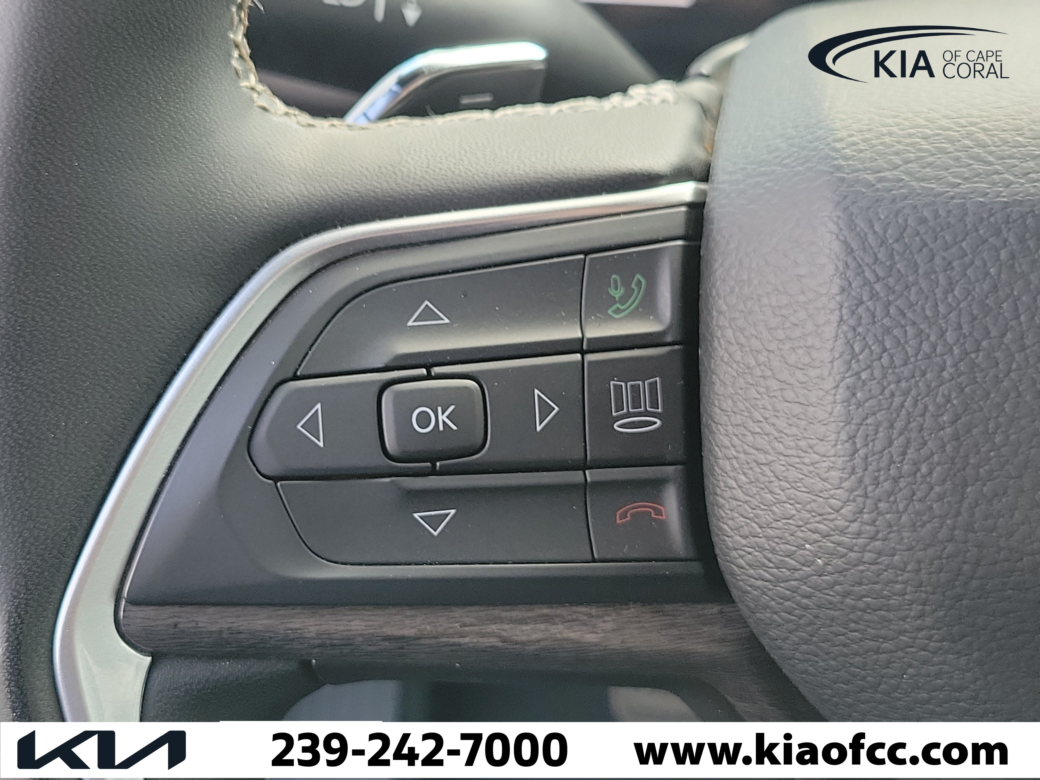 Used 2024 Jeep Grand Cherokee Limited w/ Luxury Tech Group II AWD/4WD image 26