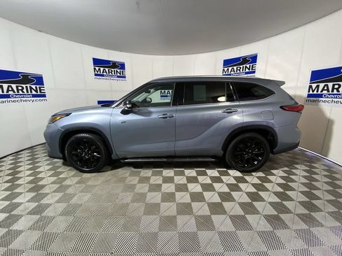 Used 2021 Toyota Highlander XLE FWD image 10
