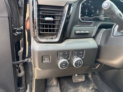 Used 2024 GMC Sierra 2500 Denali w/ Denali Reserve Package AWD/4WD image 16