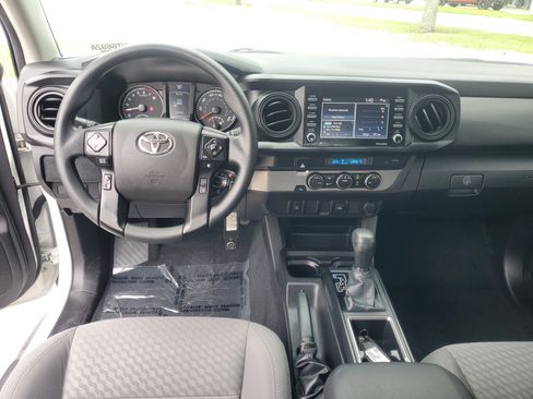 Used 2023 Toyota Tacoma TRD Sport image 9